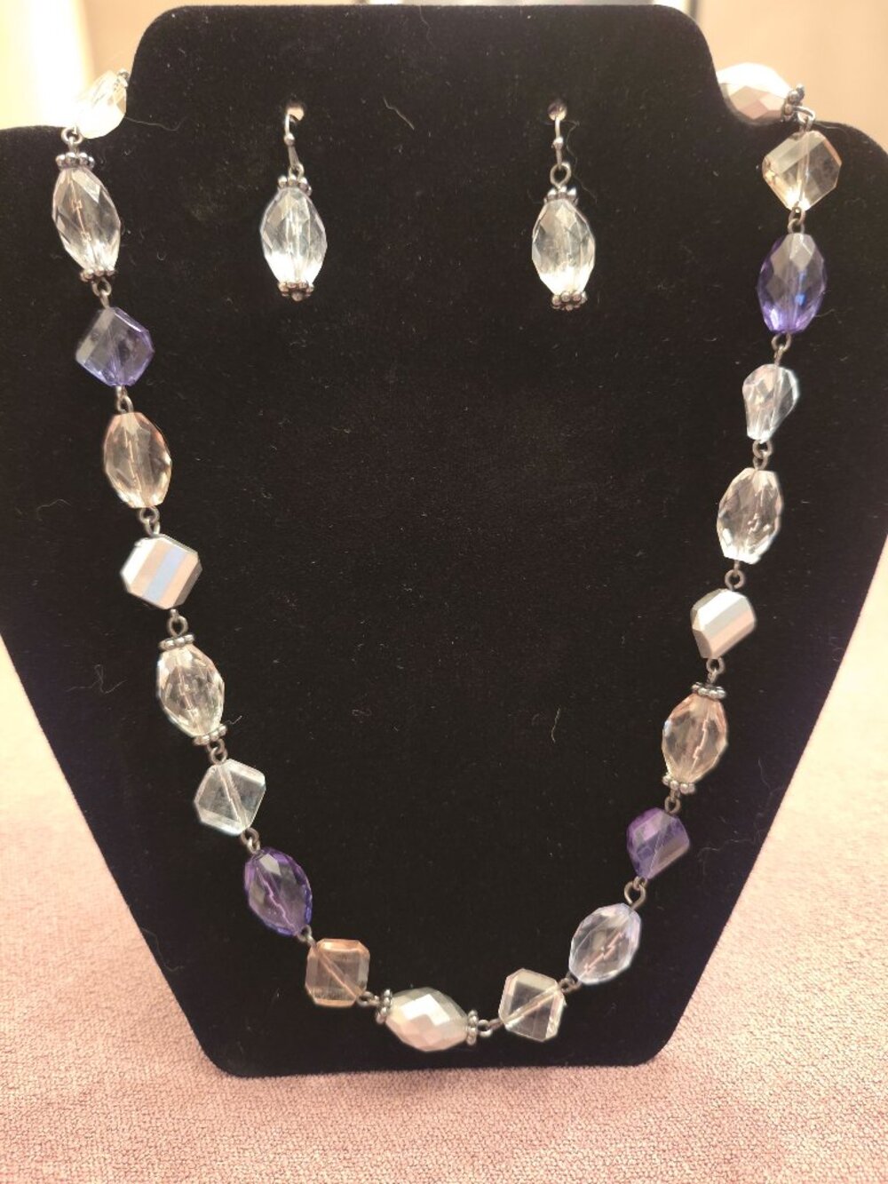 Avon Vintage Faceted Lucite Bead Necklace and Earring Set